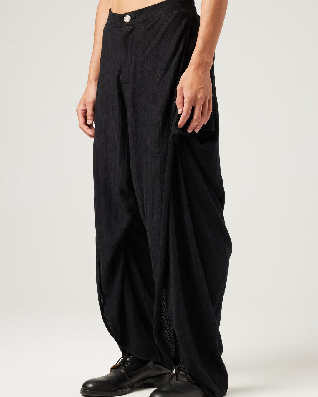 25SS HAND WOVEN DYED WRAPPING TROUSERS
