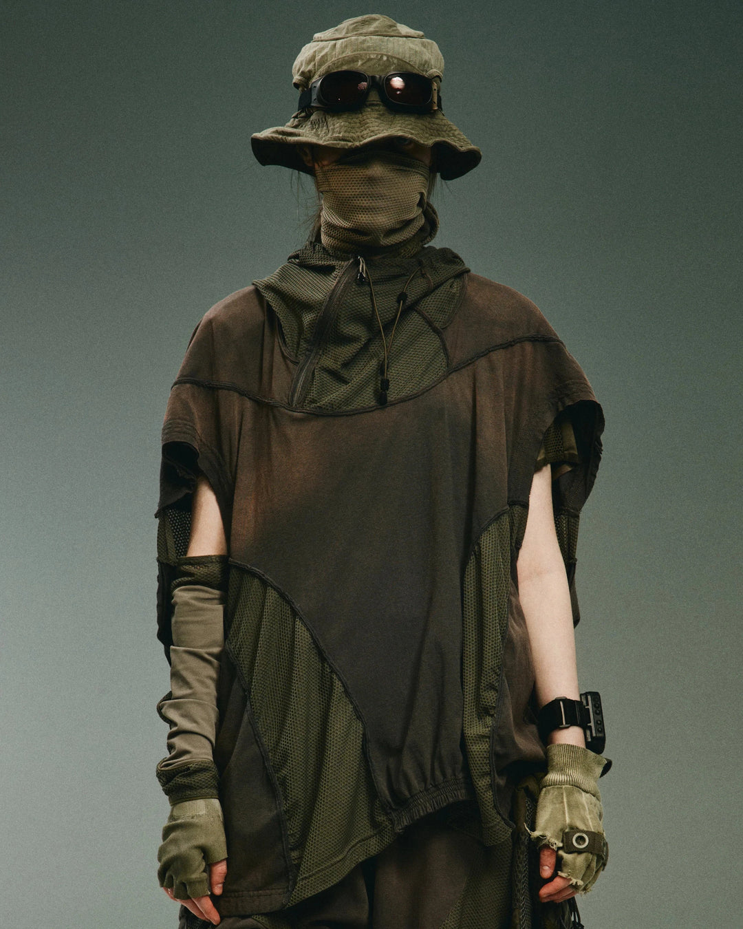 TM / NAMELESS HOODED TANK TOP
