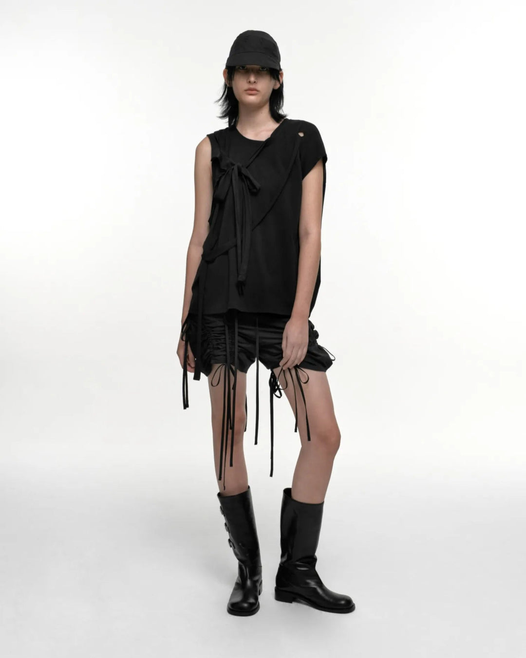 STRAP SHIRRING SHORTS