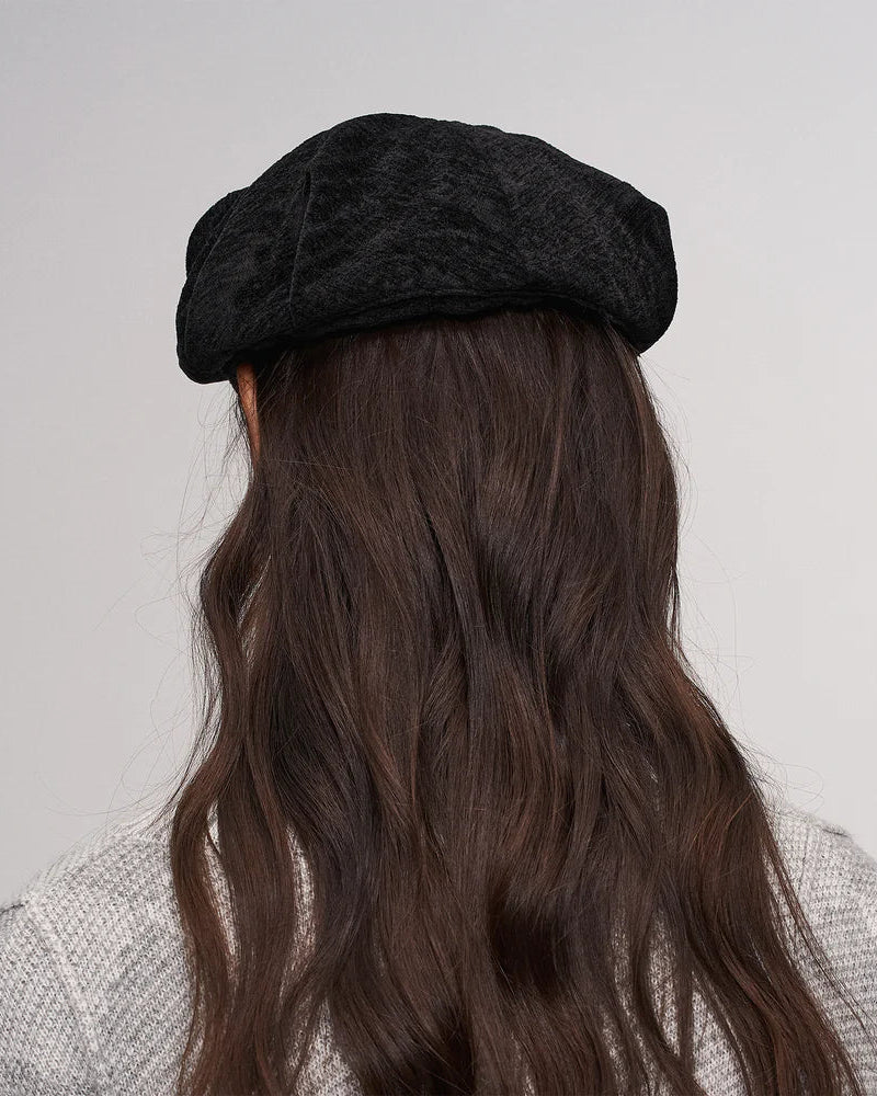 Black ruffled beret