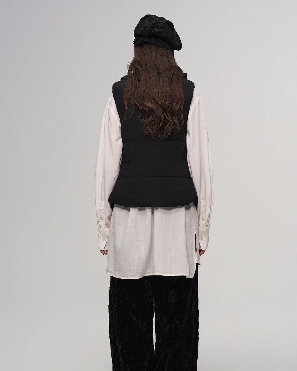 Black ruffled beret