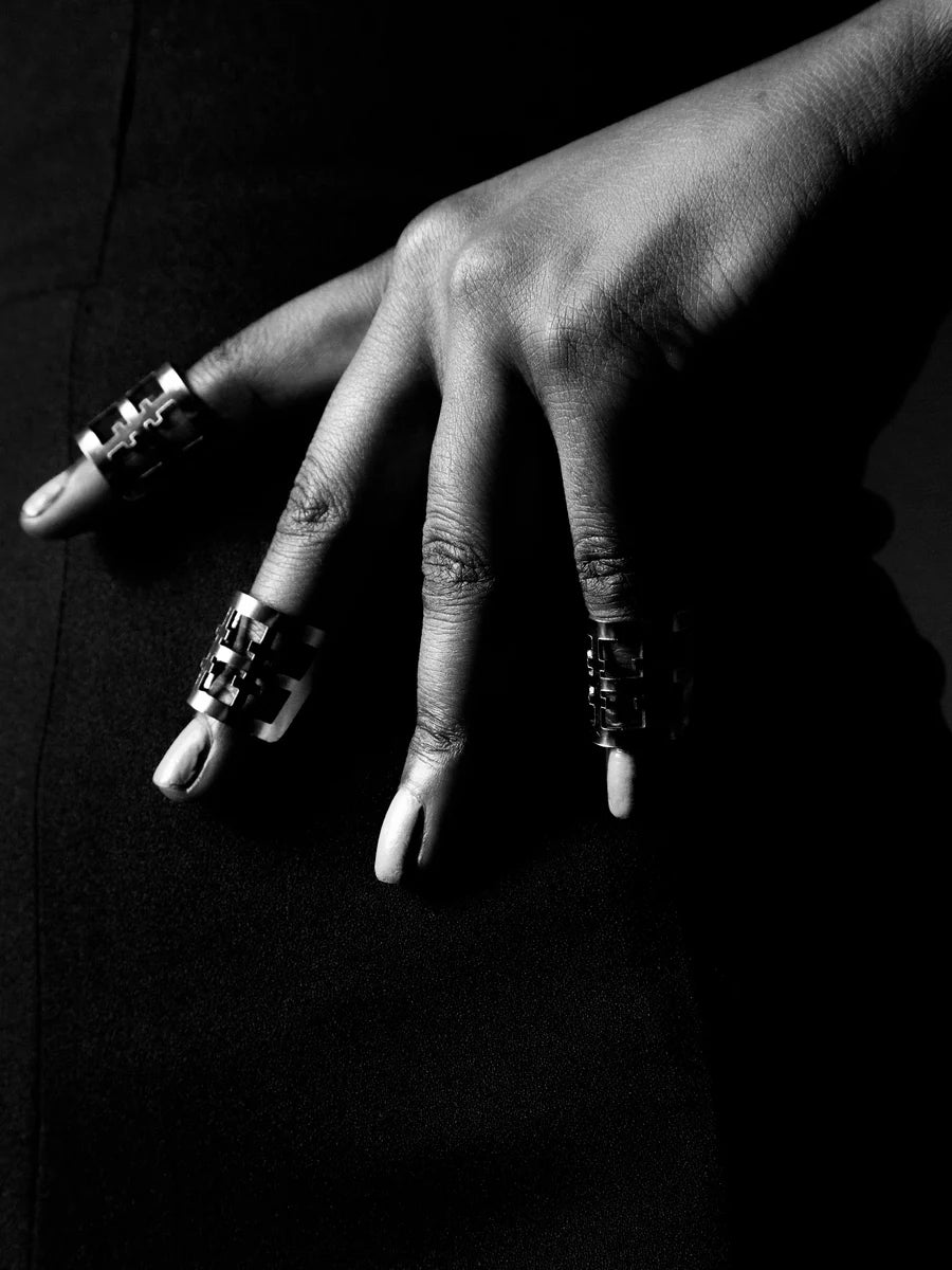 SALEM CROSS MIDI RING