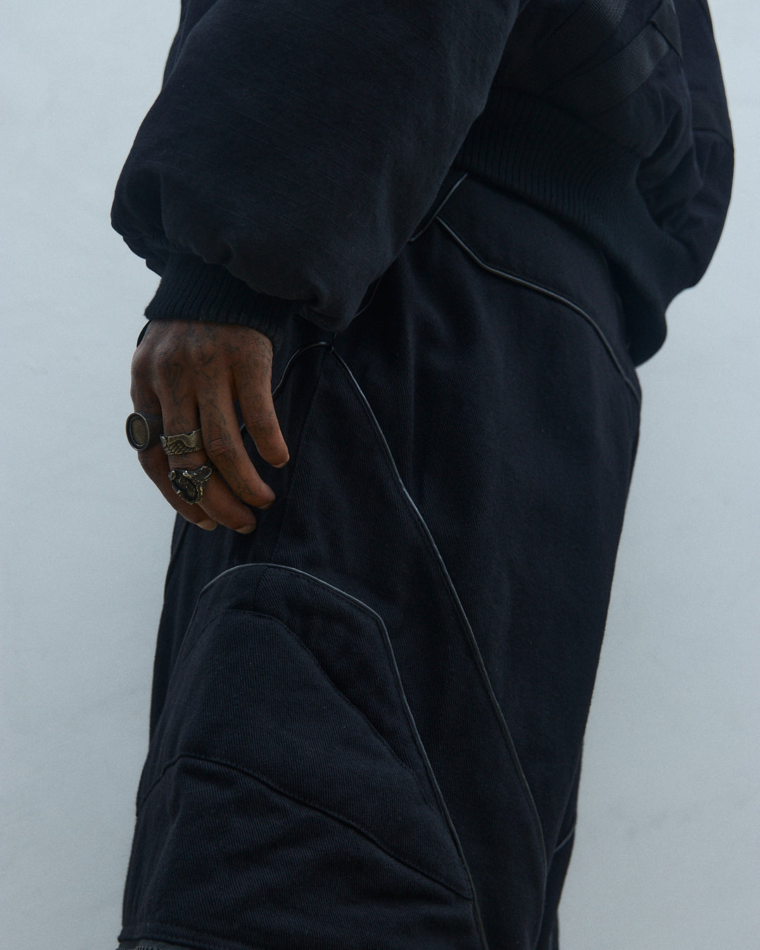 LOCK BOMBER JACKET (Black)