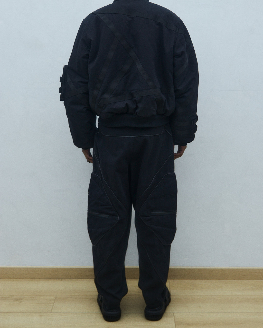 LOCK BOMBER JACKET (Black)