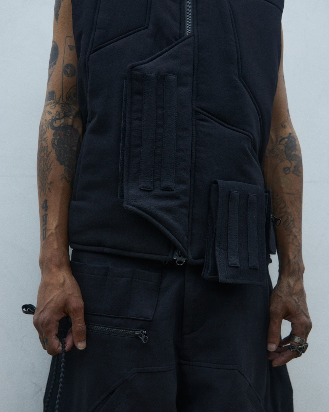 UTX-04 PUFFER VEST (Black)