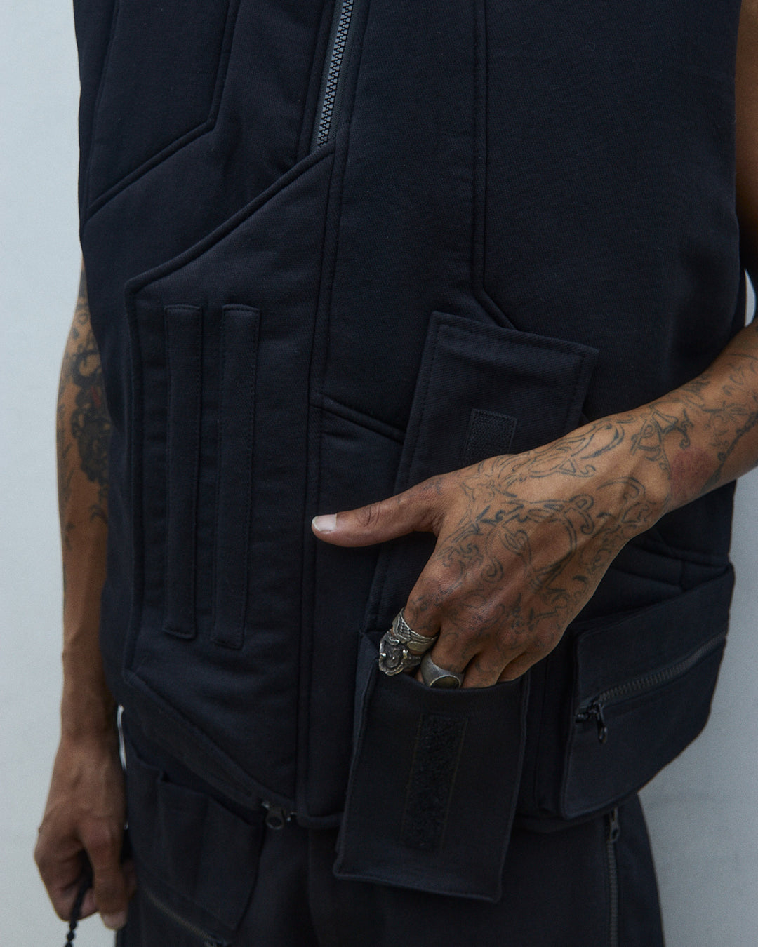 UTX-04 PUFFER VEST (Black)