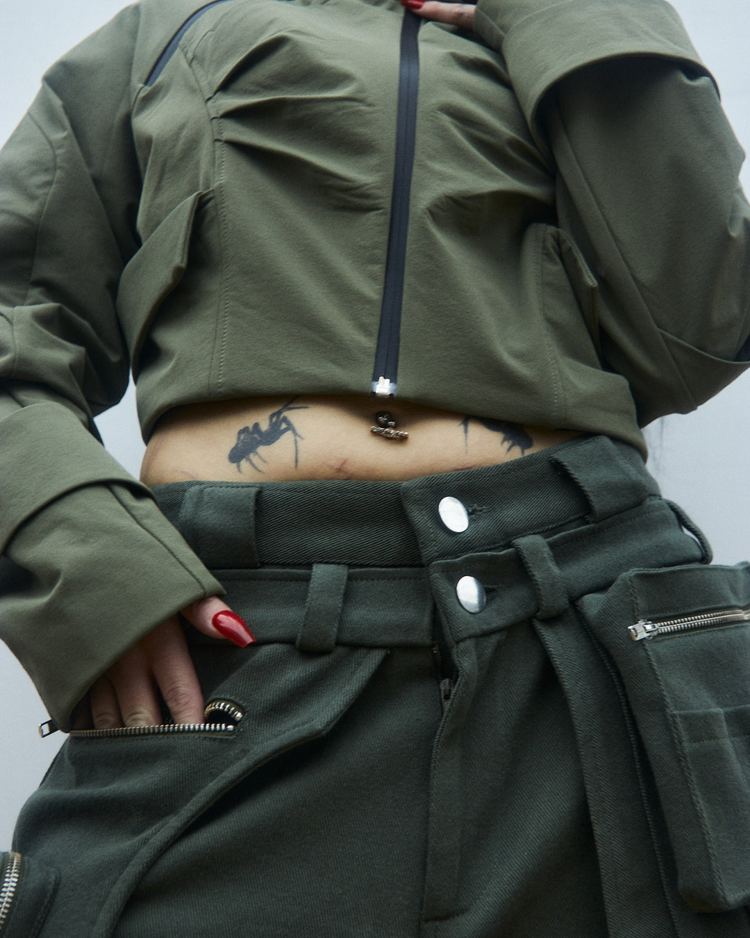 XIRVA CROPPED JACKET (Olive)