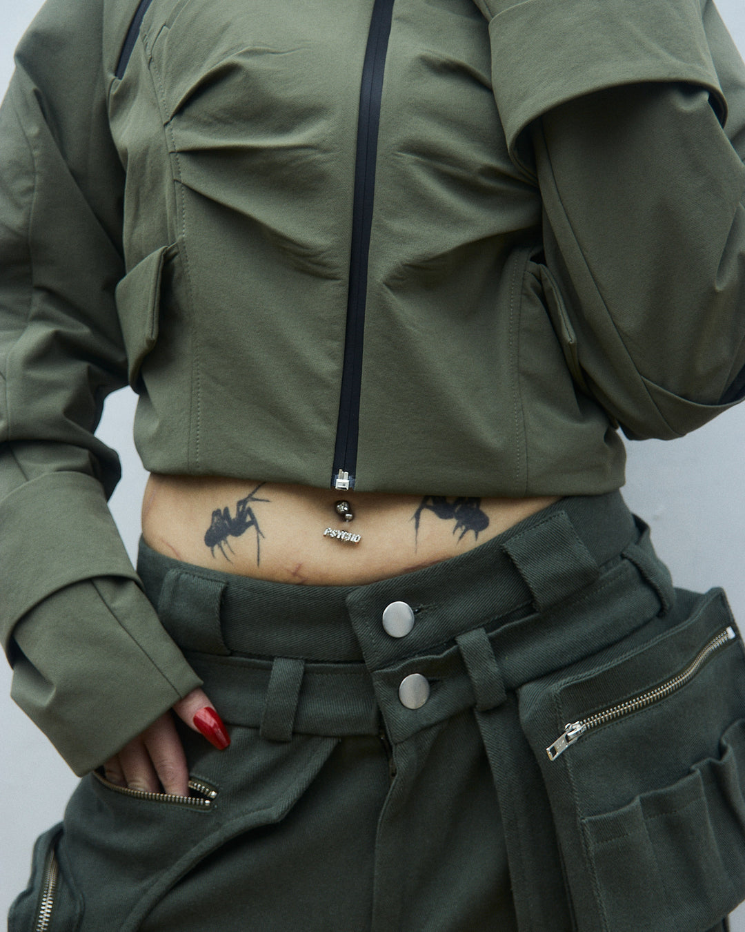 XIRVA CROPPED JACKET (Olive)