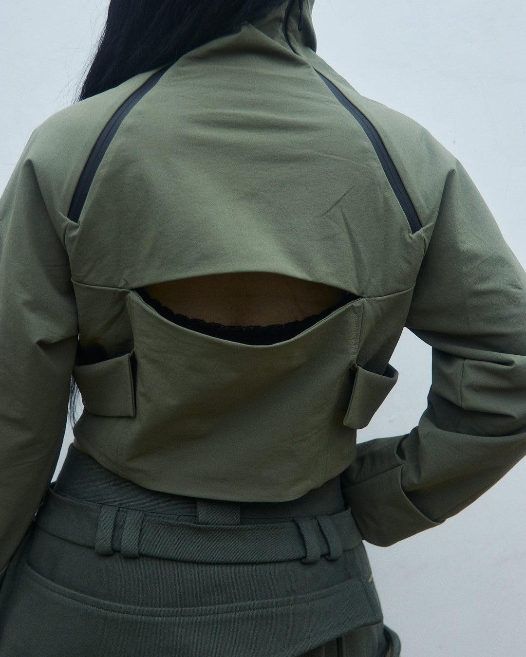 XIRVA CROPPED JACKET (Olive)