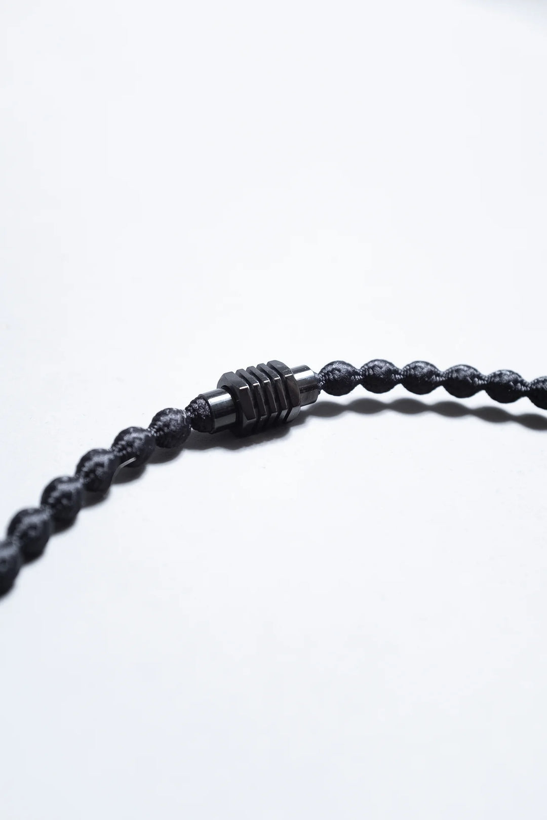 iN Necklace-SPINE