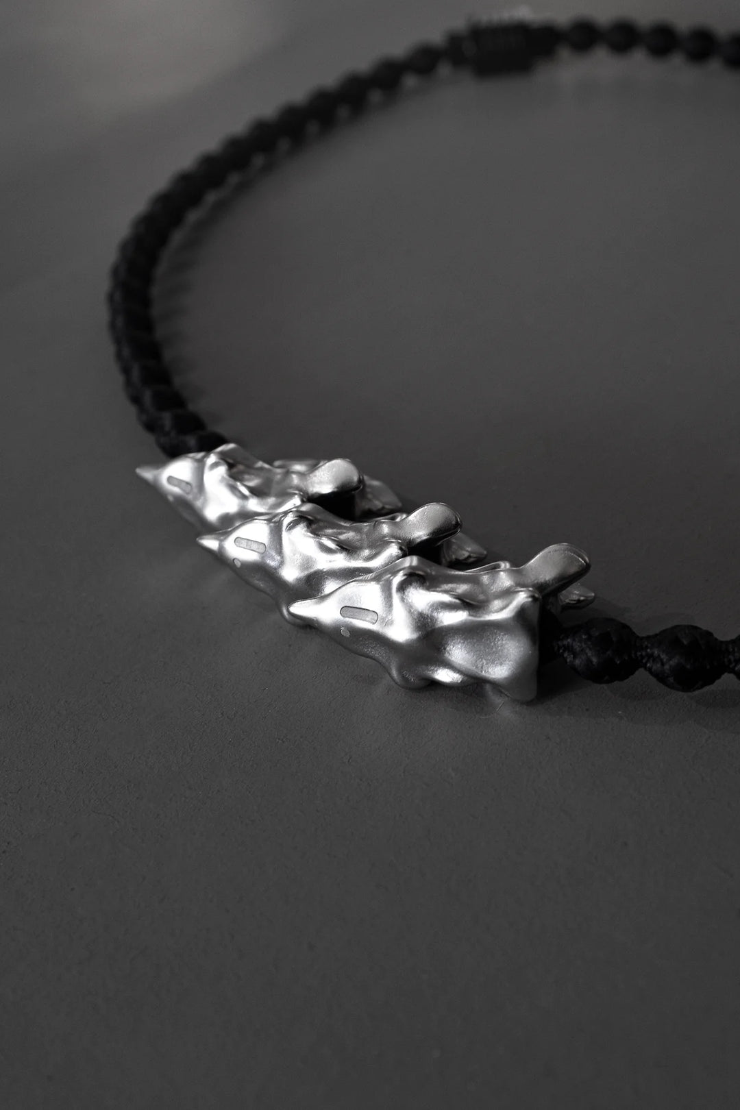iN Necklace-SPINE