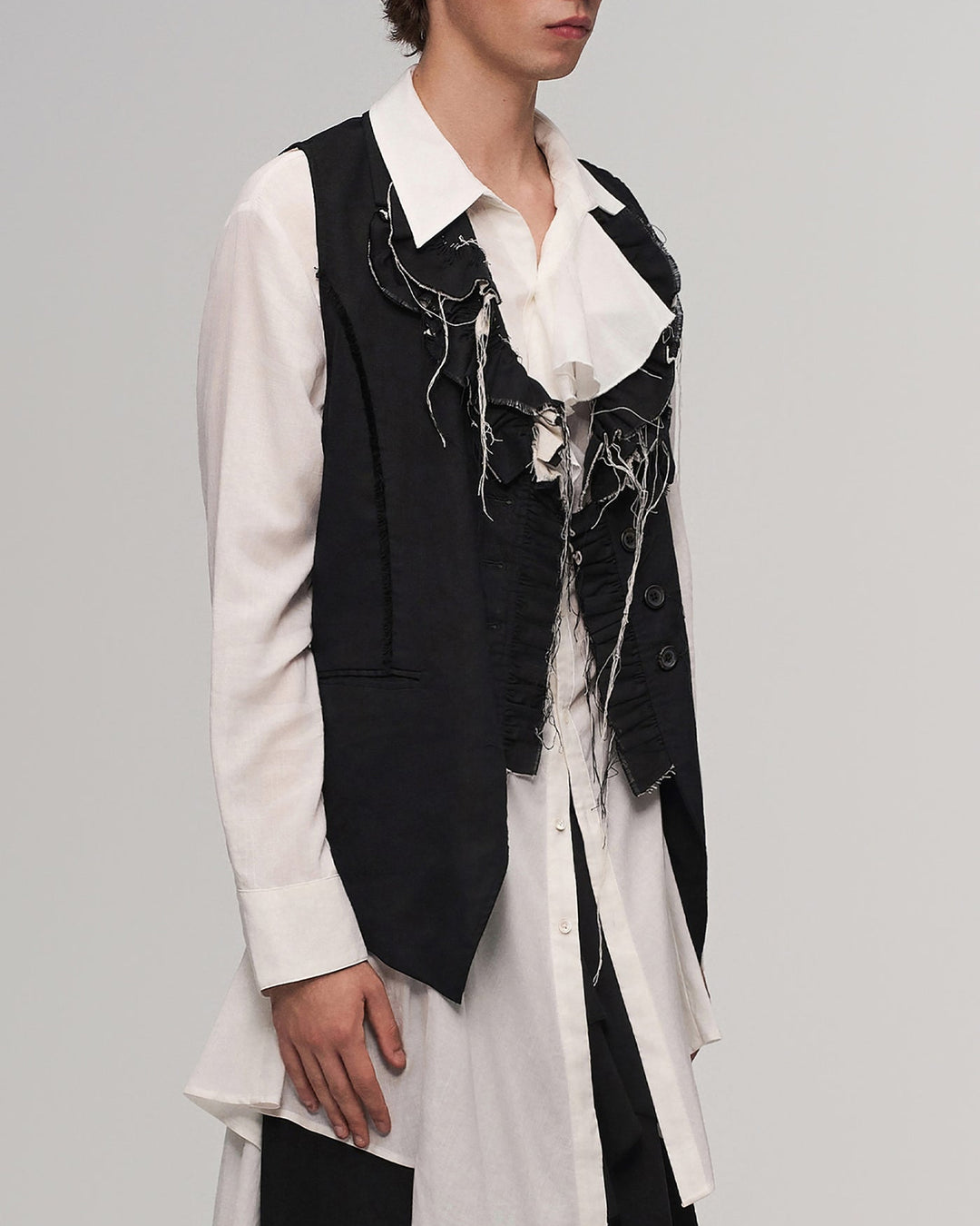 Rose-patterned vest (black)