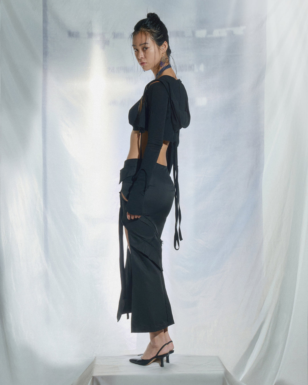OBLIQUE SLIT LONG SKIRT