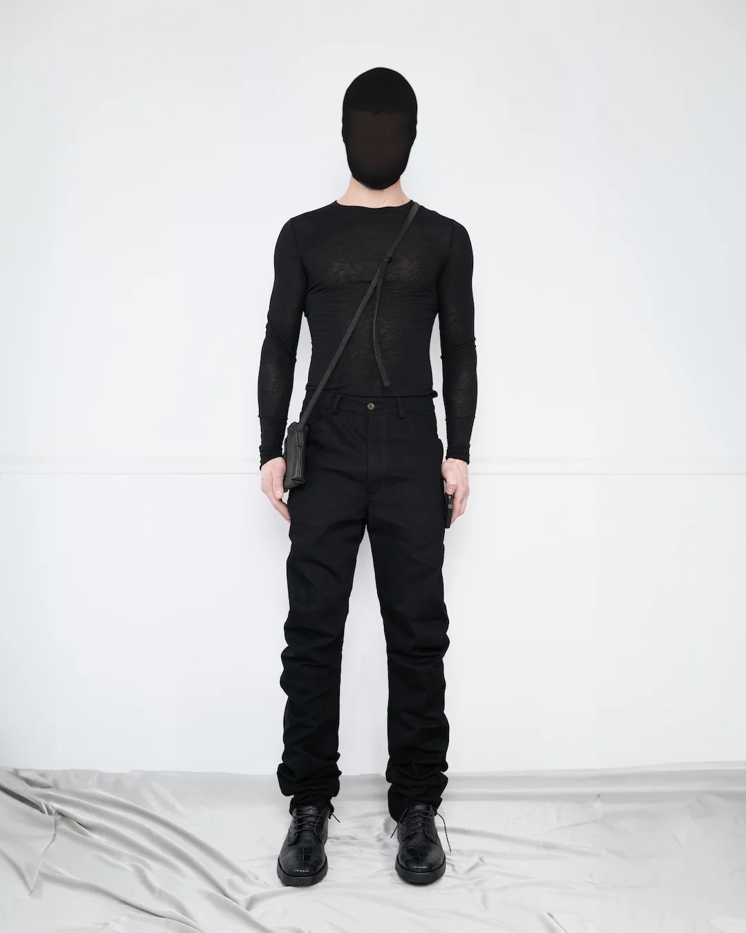 CURVED SLIM DENIM PANTS