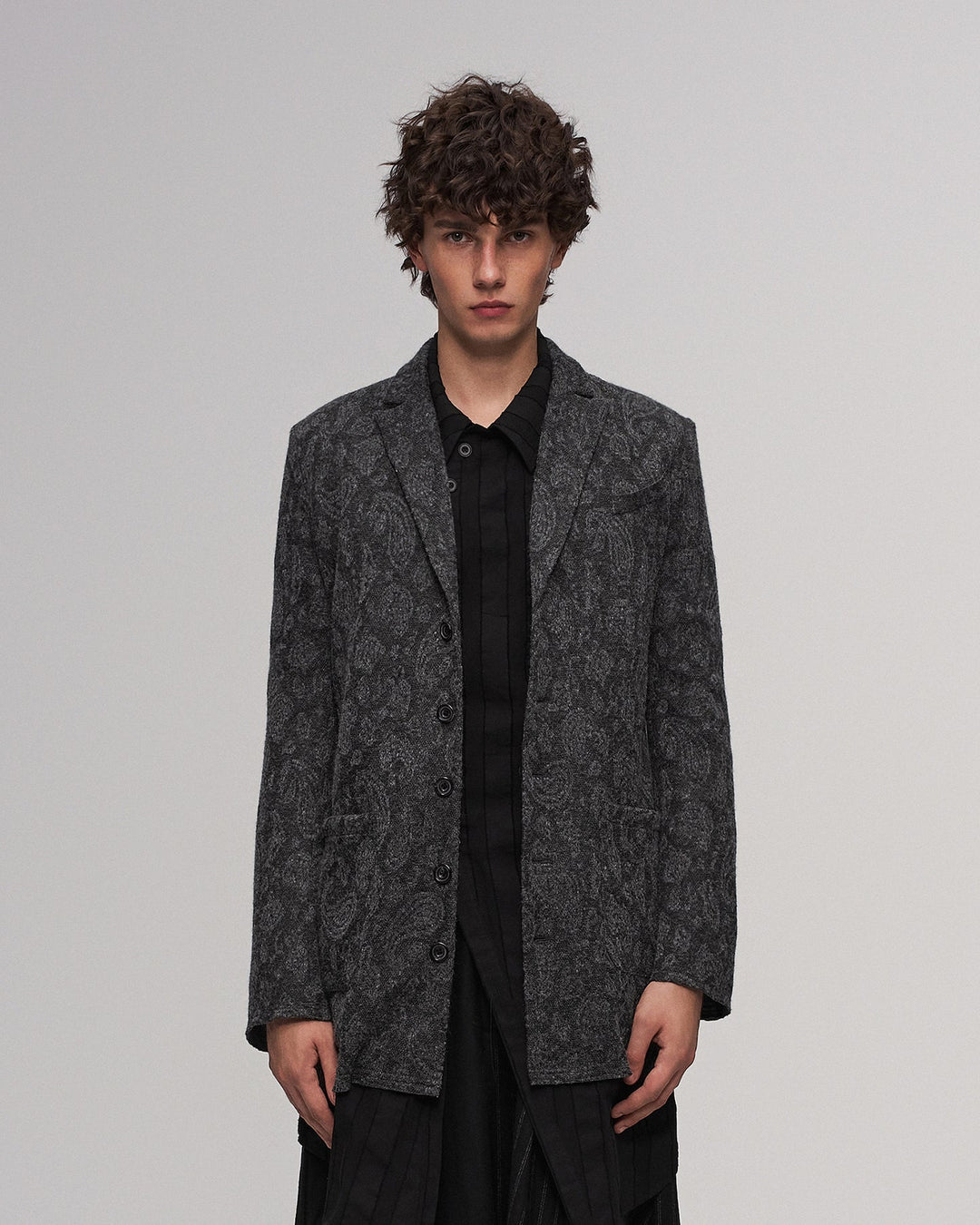 Jacquard knit suit in black and gray