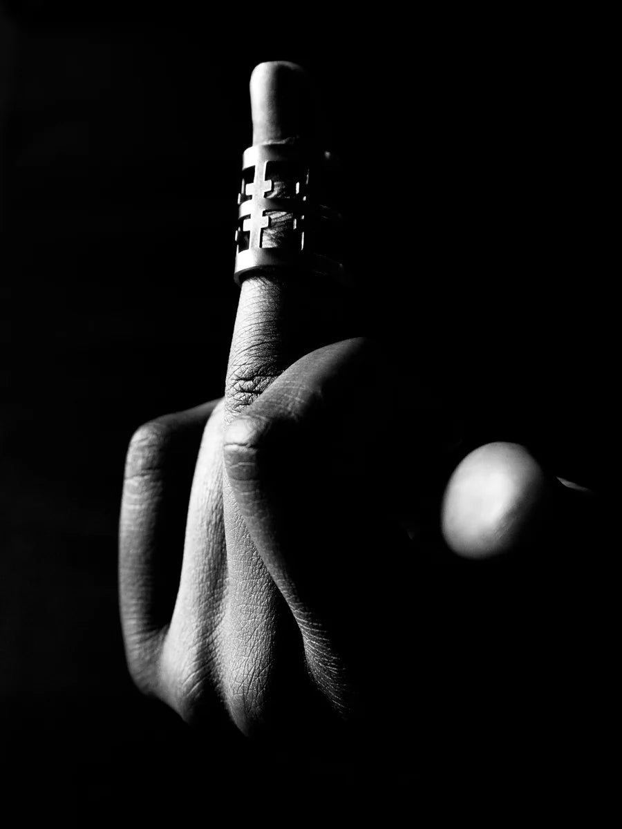 SALEM CROSS MIDI RING