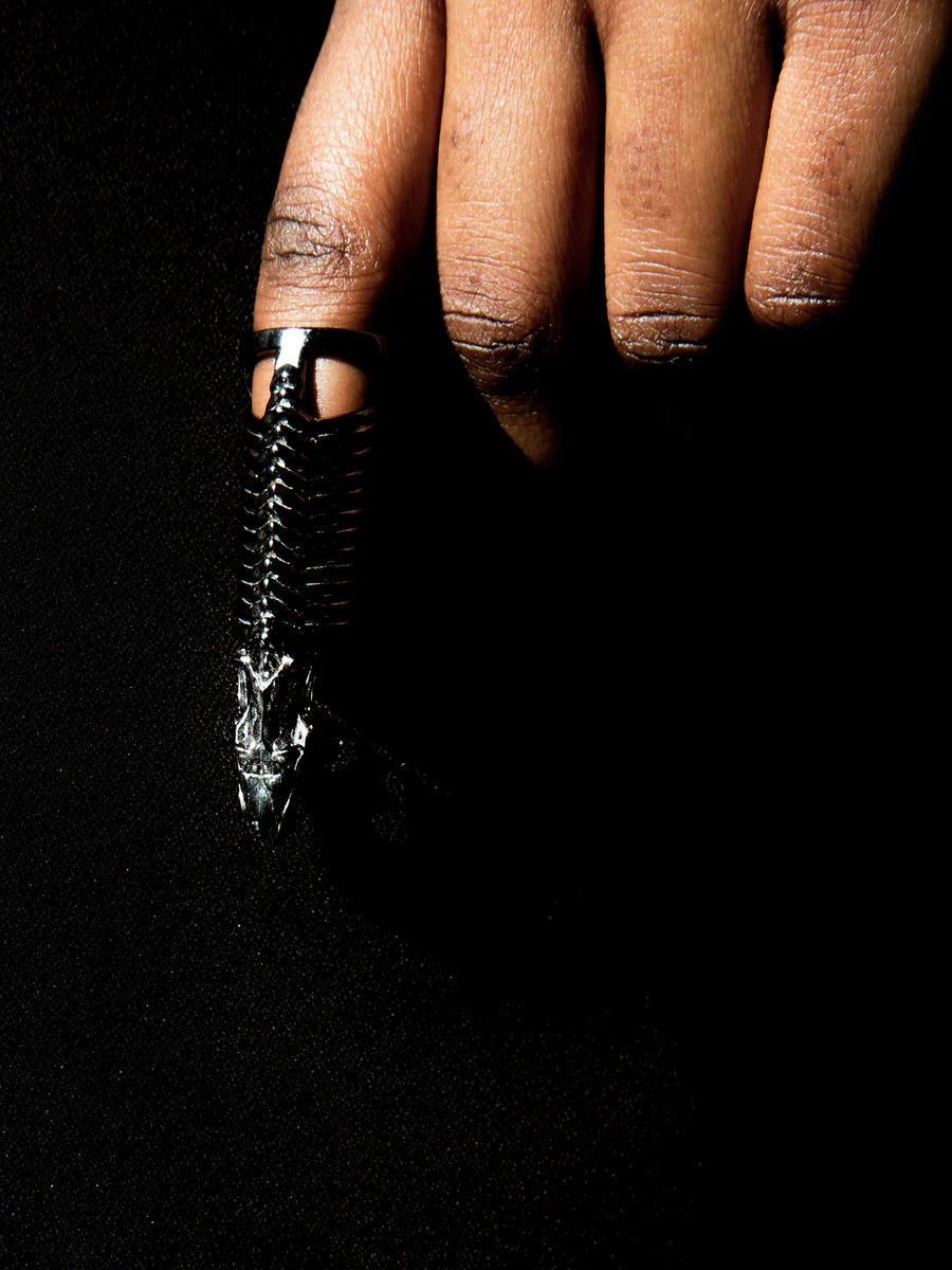 SNAKE NAIL RING [BLACK RHODIUM] - BIG HEAD